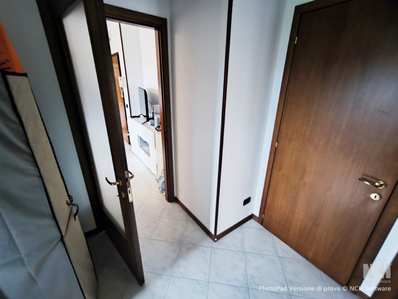 Zona monta' - vendesi appartamento trilocale al piano primo con ascensore.

L'appartamento si tro...