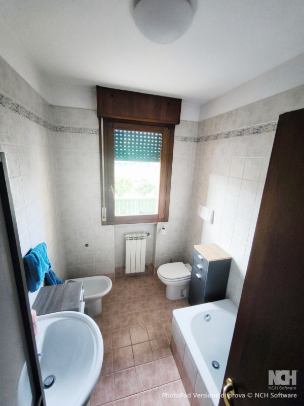 Zona monta' - vendesi appartamento trilocale al piano primo con ascensore.

L'appartamento si tro...