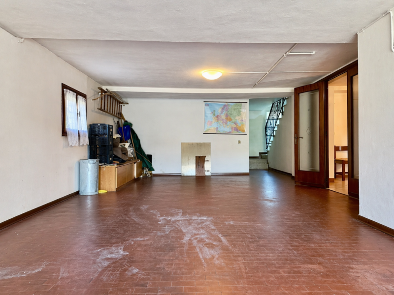 In posizione centrale e comoda a tutti i principali servizi, proponiamo villa singola inserita in...