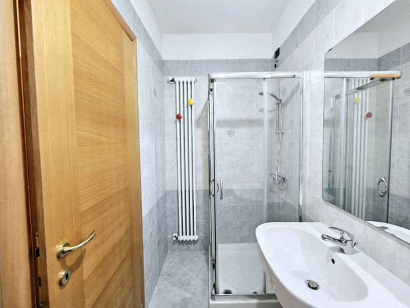 Proponiamo in vendita un bellissimo appartamento al piano rialzato, situato a Sant'Elena (localit...