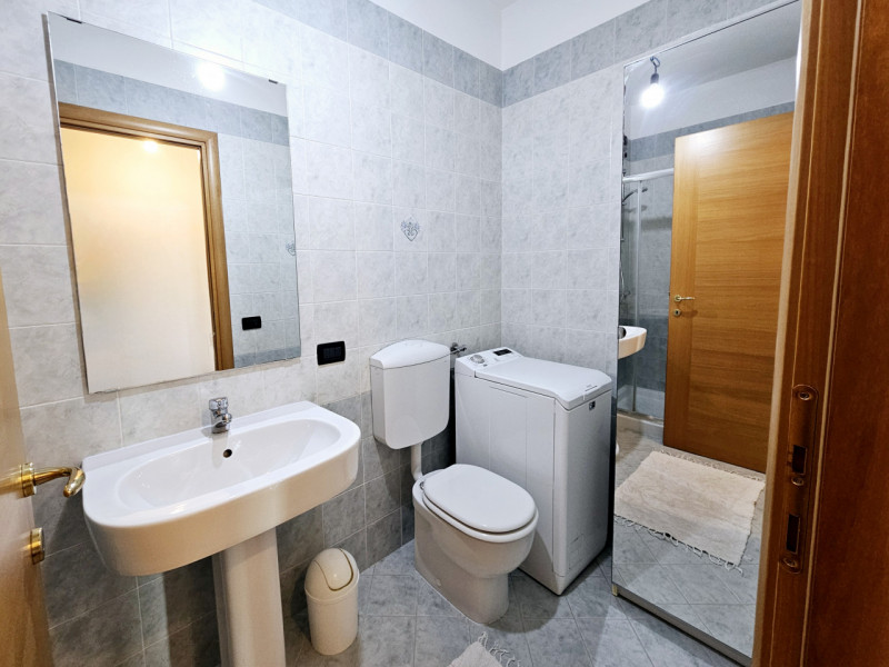 Proponiamo in vendita un bellissimo appartamento al piano rialzato, situato a Sant'Elena (localit...