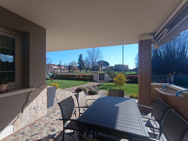 Roveredo di Guà – Loc. Cicogna  
Casa singola su lotto di 700 mq circa, in condizioni ottime.

Pr...