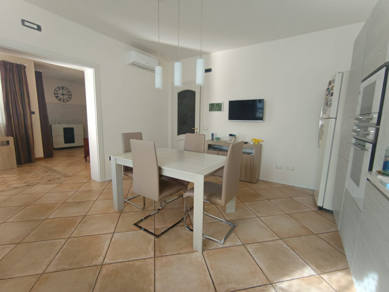 Roveredo di Guà – Loc. Cicogna  
Casa singola su lotto di 700 mq circa, in condizioni ottime.

Pr...