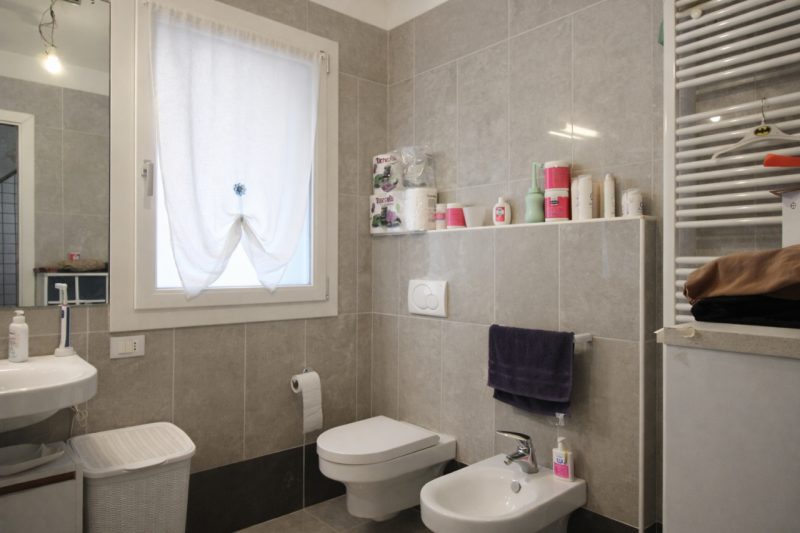 BOLZANO VICENTINO. In pieno centro paese, proponiamo in vendita una casa terracielo che ti stupir...