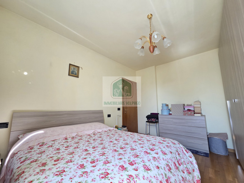 Se cerchi la comodità del centro senza rinunciare alla tranquillità, questo appartamento al primo...