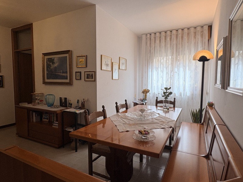 Se stai cercando un appartamento che coniughi spazio e comfort, ti presentiamo questo splendido q...