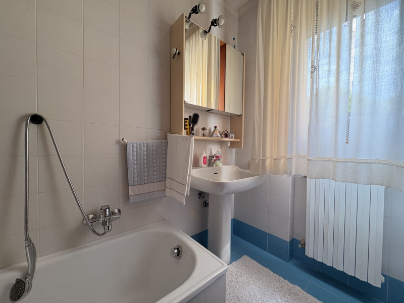 Se stai cercando un appartamento che coniughi spazio e comfort, ti presentiamo questo splendido q...