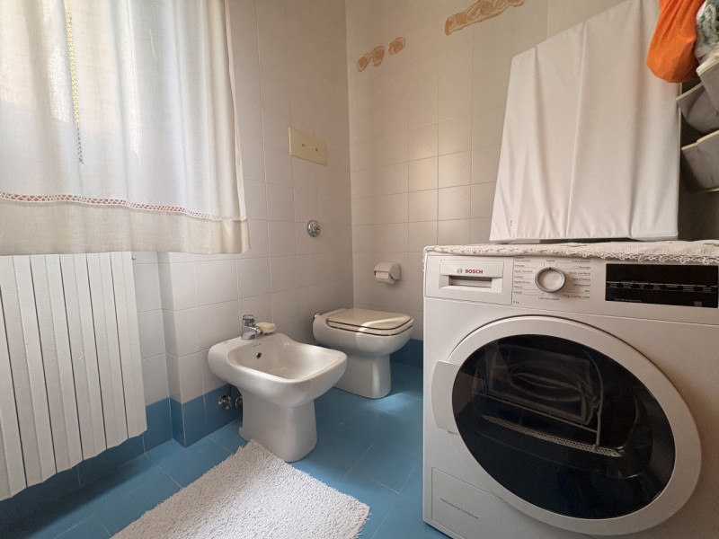 Se stai cercando un appartamento che coniughi spazio e comfort, ti presentiamo questo splendido q...