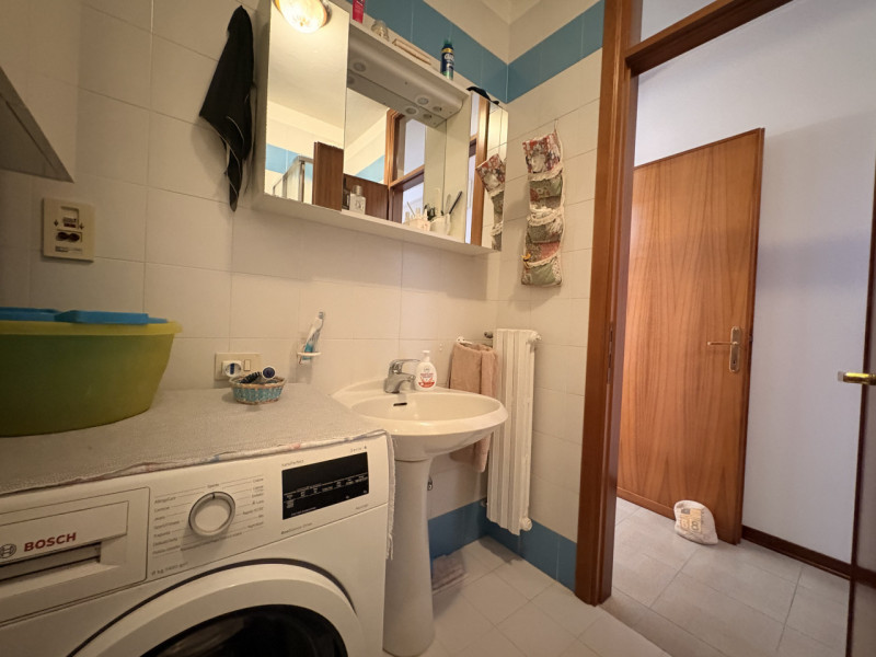 Se stai cercando un appartamento che coniughi spazio e comfort, ti presentiamo questo splendido q...