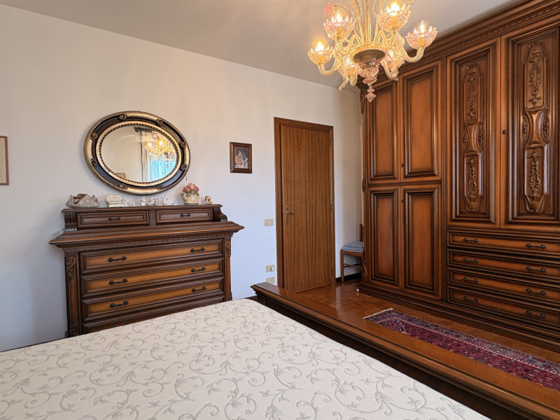 Se stai cercando un appartamento che coniughi spazio e comfort, ti presentiamo questo splendido q...