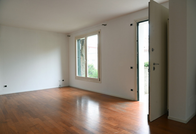 Scoprite questa affascinante villa unifamiliare, situata in una posizione unica di Monselice, car...