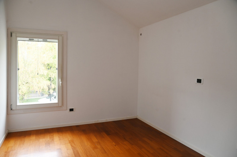 Scoprite questa affascinante villa unifamiliare, situata in una posizione unica di Monselice, car...