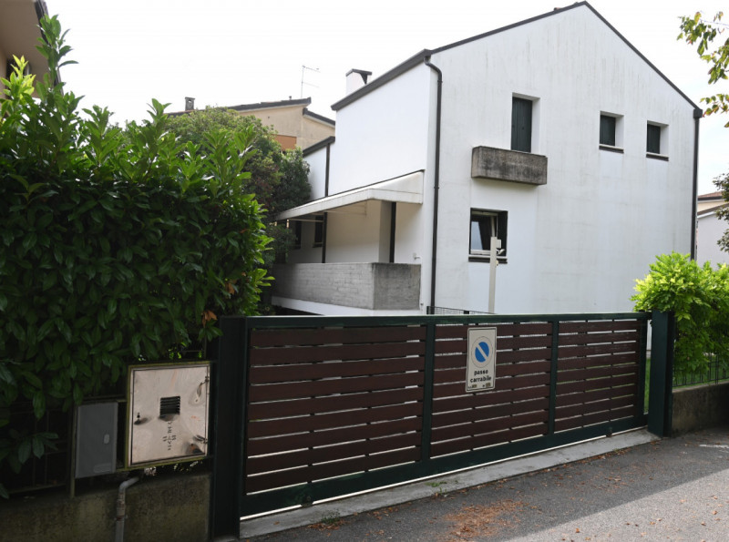 Scoprite questa affascinante villa unifamiliare, situata in una posizione unica di Monselice, car...