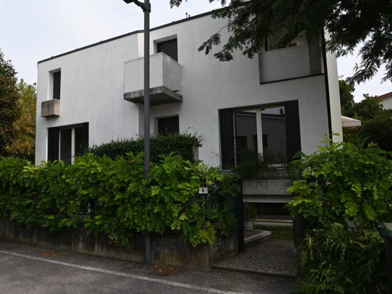 Scoprite questa affascinante villa unifamiliare, situata in una posizione unica di Monselice, car...