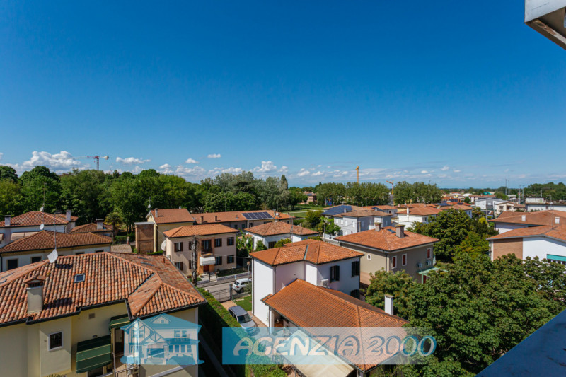 BELLISSIMA VISTA SUI TETTI DI CONSELVE!!! HO L'APPARTAMENTO CON TRAVI A VISTA PERFETTO PER TE !!!...