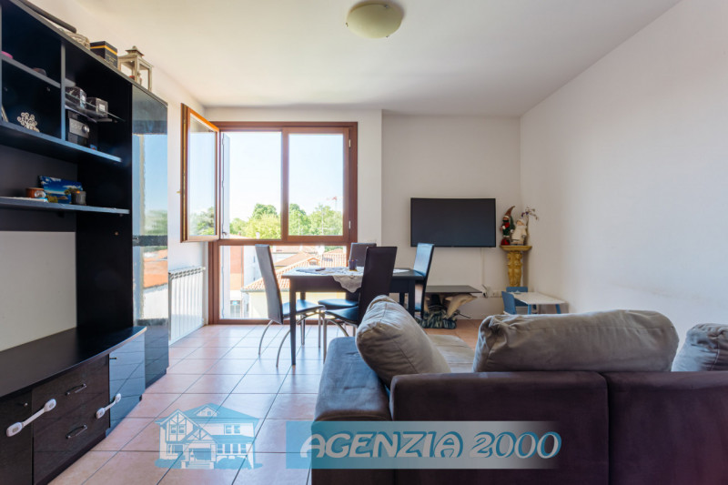 BELLISSIMA VISTA SUI TETTI DI CONSELVE!!! HO L'APPARTAMENTO CON TRAVI A VISTA PERFETTO PER TE !!!...