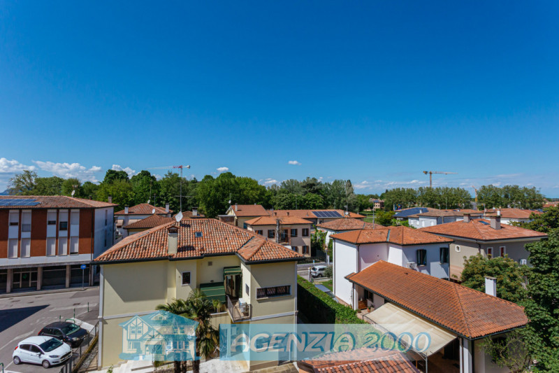 BELLISSIMA VISTA SUI TETTI DI CONSELVE!!! HO L'APPARTAMENTO CON TRAVI A VISTA PERFETTO PER TE !!!...