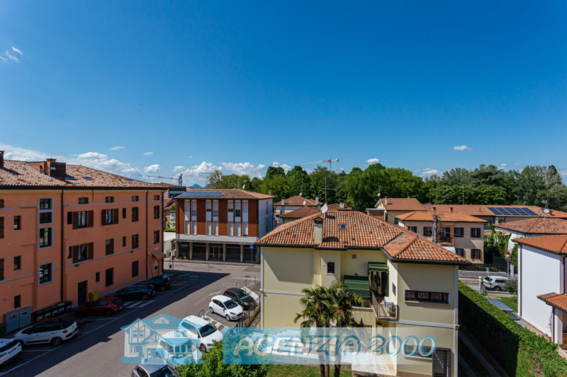 BELLISSIMA VISTA SUI TETTI DI CONSELVE!!! HO L'APPARTAMENTO CON TRAVI A VISTA PERFETTO PER TE !!!...