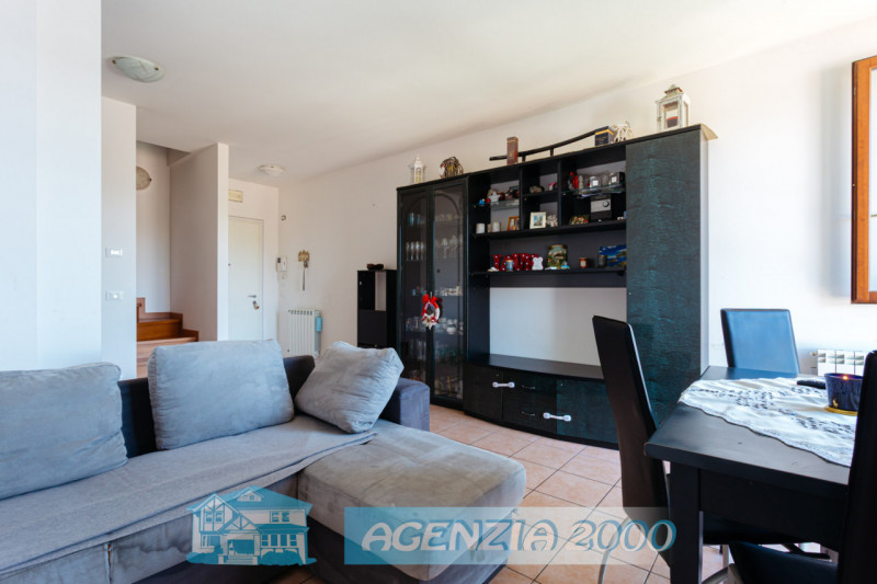 BELLISSIMA VISTA SUI TETTI DI CONSELVE!!! HO L'APPARTAMENTO CON TRAVI A VISTA PERFETTO PER TE !!!...