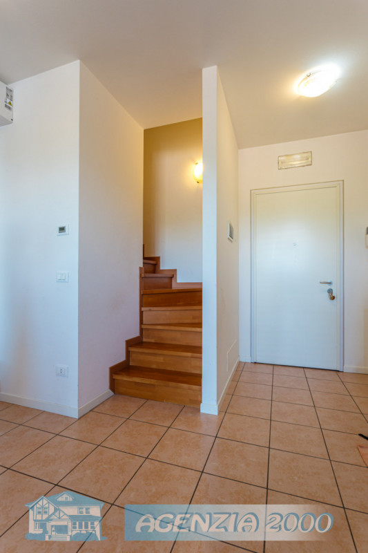 BELLISSIMA VISTA SUI TETTI DI CONSELVE!!! HO L'APPARTAMENTO CON TRAVI A VISTA PERFETTO PER TE !!!...