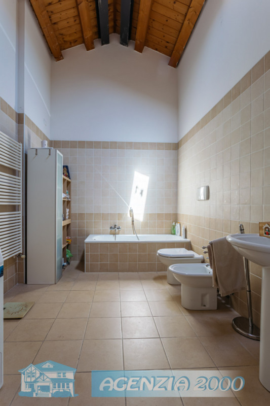 BELLISSIMA VISTA SUI TETTI DI CONSELVE!!! HO L'APPARTAMENTO CON TRAVI A VISTA PERFETTO PER TE !!!...