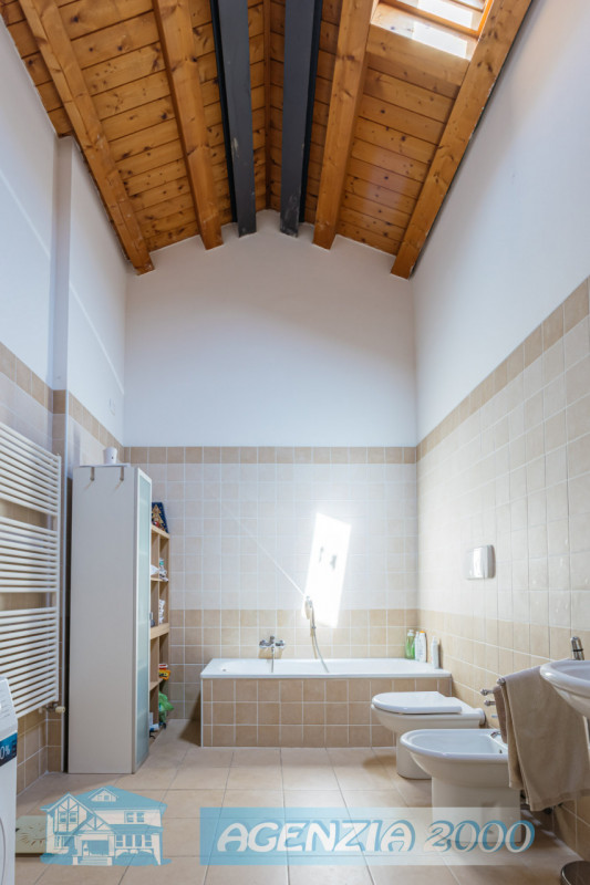 BELLISSIMA VISTA SUI TETTI DI CONSELVE!!! HO L'APPARTAMENTO CON TRAVI A VISTA PERFETTO PER TE !!!...