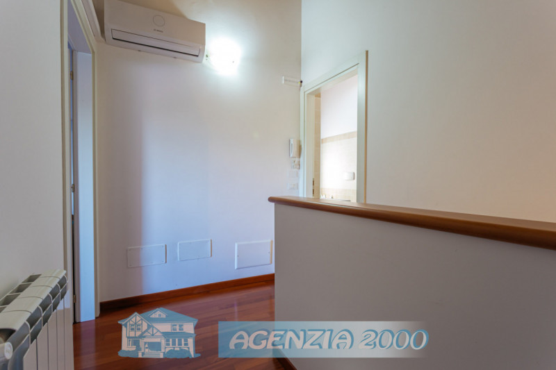 BELLISSIMA VISTA SUI TETTI DI CONSELVE!!! HO L'APPARTAMENTO CON TRAVI A VISTA PERFETTO PER TE !!!...