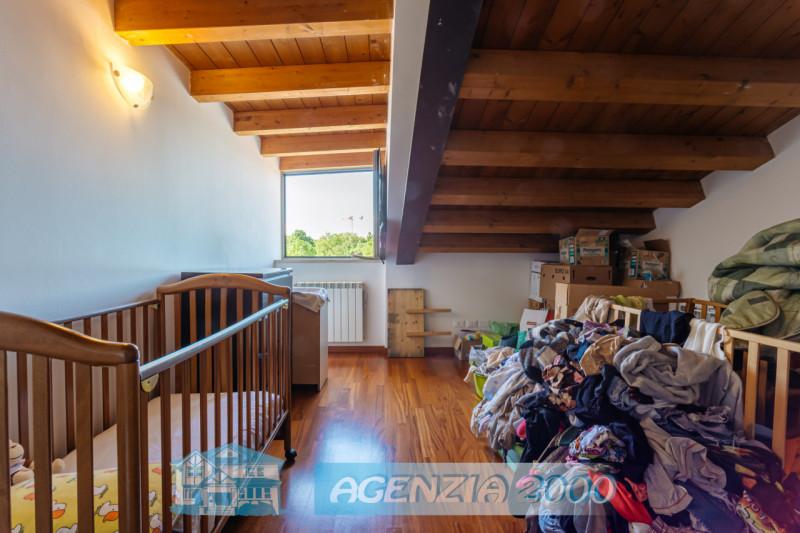 BELLISSIMA VISTA SUI TETTI DI CONSELVE!!! HO L'APPARTAMENTO CON TRAVI A VISTA PERFETTO PER TE !!!...