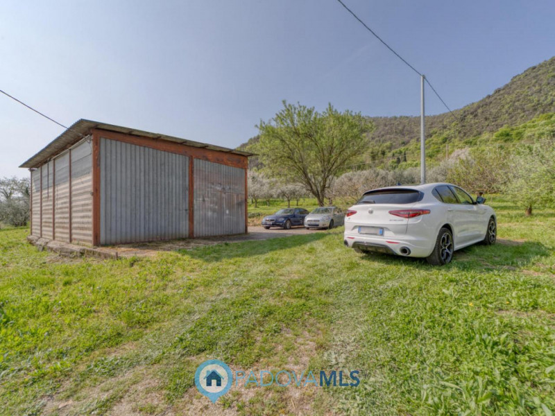 Immobile in esclusiva al Gruppo Padova MLS
MONSELICE Zona Solana, ai piedi del colle Montericco i...