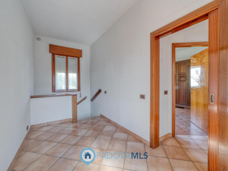 Immobile in esclusiva al Gruppo Padova MLS
MONSELICE Zona Solana, ai piedi del colle Montericco i...