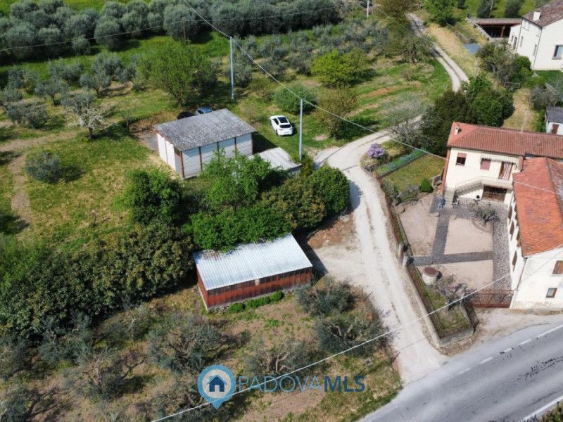 Immobile in esclusiva al Gruppo Padova MLS
MONSELICE Zona Solana, ai piedi del colle Montericco i...