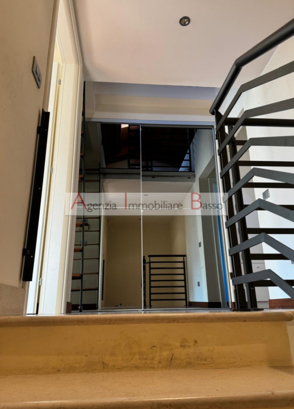 ZONA SACRA FAMIGLIA/CASTELFIDARDO – CASA INDIPENDENTE RISTRUTTURATA Classe D
In una delle zone pi...