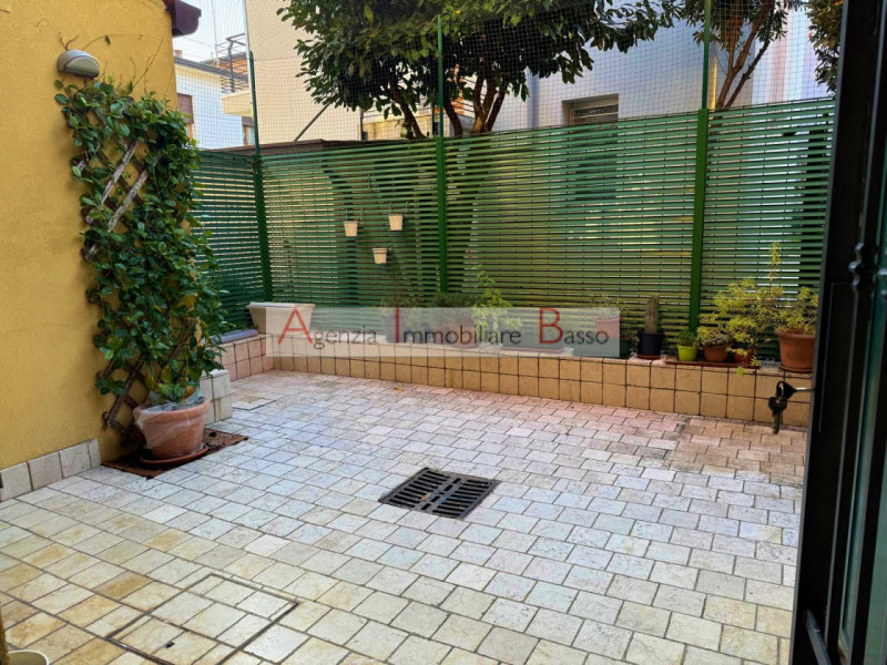 ZONA SACRA FAMIGLIA/CASTELFIDARDO – CASA INDIPENDENTE RISTRUTTURATA Classe D
In una delle zone pi...