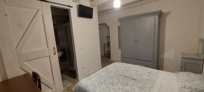 Piazzola sul Brenta in centro paese, affittasi da subito camera da letto arredata situata al prim...