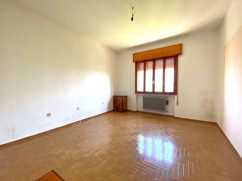 Porzione di bifamiliare situata in una zona semicentrale della storica cittadina di Monselice, un...