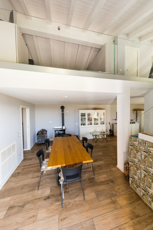 In una bellissima posizione rialzata a Baone, località Calaone, proponiamo in vendita spettacolar...