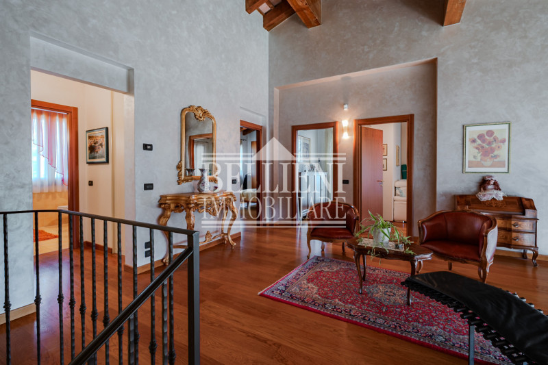 COSTABISSARA - Proponiamo in vendita straordinaria villa moderna situata nelle vicinanze di Costa...