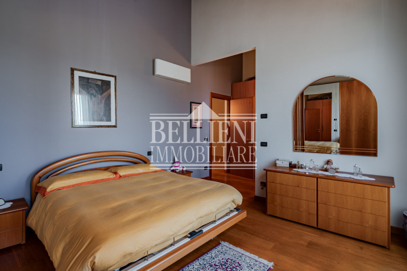 COSTABISSARA - Proponiamo in vendita straordinaria villa moderna situata nelle vicinanze di Costa...