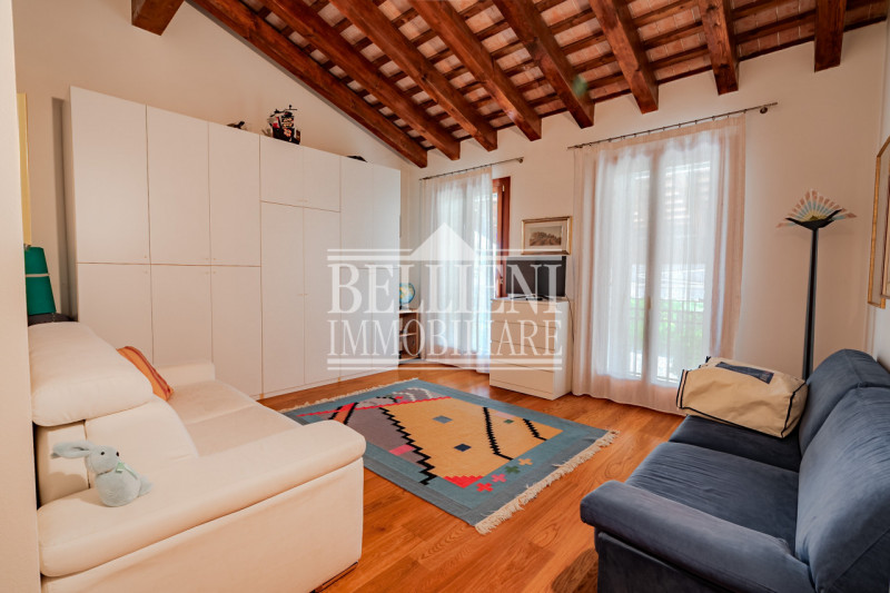 COSTABISSARA - Proponiamo in vendita straordinaria villa moderna situata nelle vicinanze di Costa...