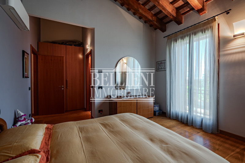 COSTABISSARA - Proponiamo in vendita straordinaria villa moderna situata nelle vicinanze di Costa...
