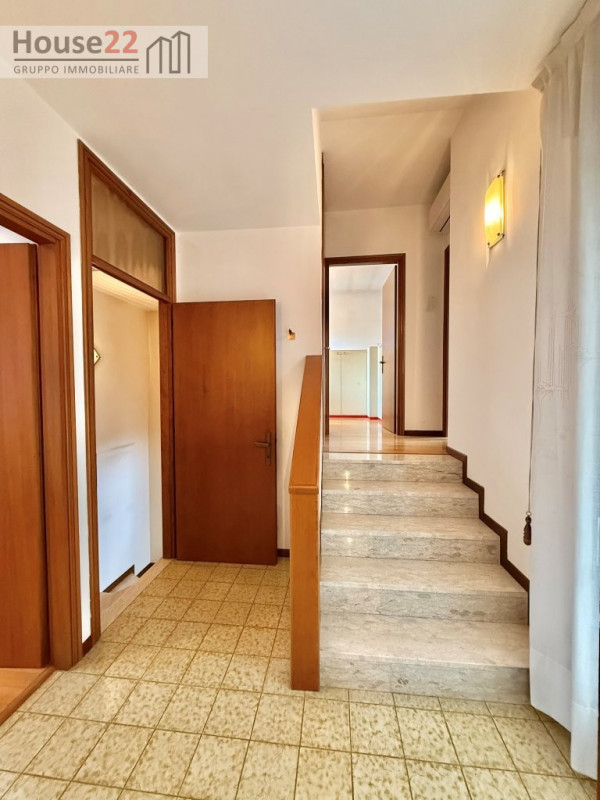 CAVAZZALE - VICENZA. In tranquillo e curato residence di 15 unità residenziali proponiamo SCHIERA...