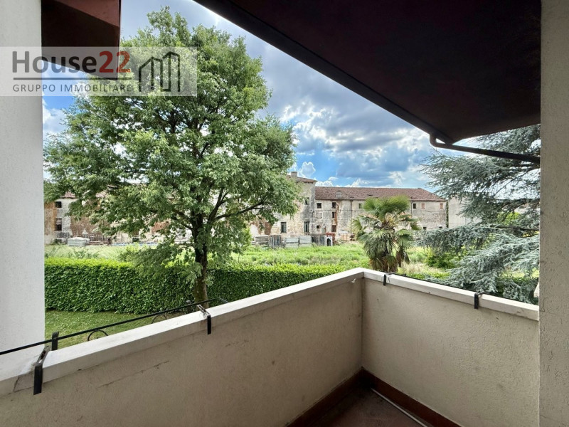 CAVAZZALE - VICENZA. In tranquillo e curato residence di 15 unità residenziali proponiamo SCHIERA...