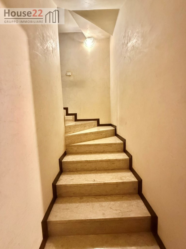 CAVAZZALE - VICENZA. In tranquillo e curato residence di 15 unità residenziali proponiamo SCHIERA...