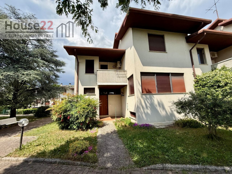 CAVAZZALE - VICENZA. In tranquillo e curato residence di 15 unità residenziali proponiamo SCHIERA...