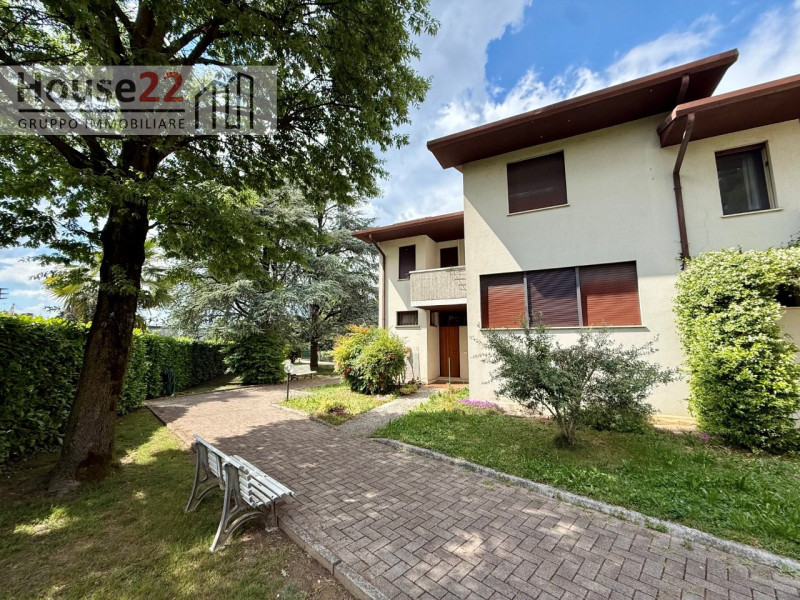 CAVAZZALE - VICENZA. In tranquillo e curato residence di 15 unità residenziali proponiamo SCHIERA...