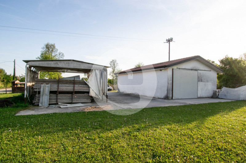 In vendita, recente magazzino di oltre 110 mq situato nel tranquillo comune di San Giorgio delle ...