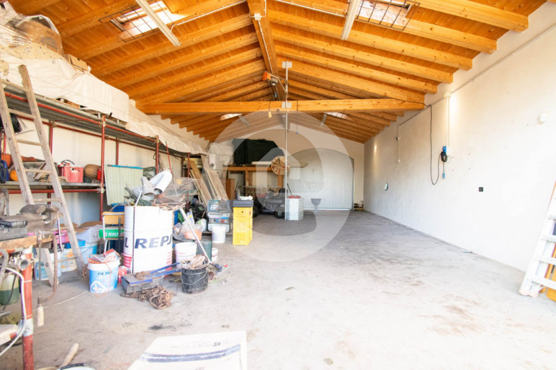 In vendita, recente magazzino di oltre 110 mq situato nel tranquillo comune di San Giorgio delle ...