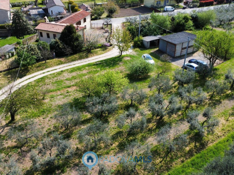 Immobile in esclusiva al Gruppo Padova MLS
MONSELICE Zona Solana, ai piedi del colle Montericco i...