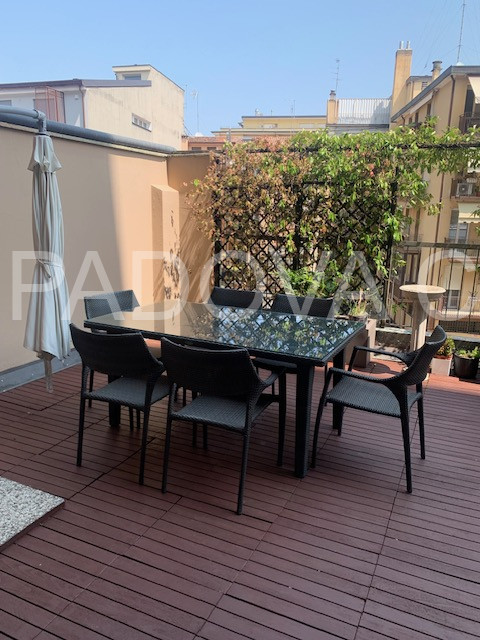 Scopri questo splendido appartamento situato nel prestigioso contesto di Corso Milano a Padova. Q...