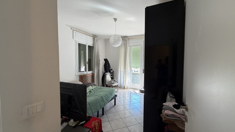 In vendita a Padova, nella centrale e servitissima zona di Ponte di Brenta, proponiamo in esclusi...